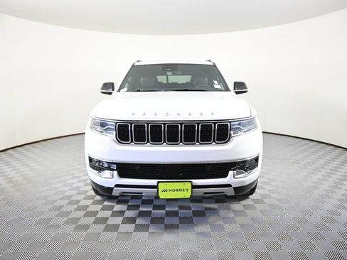 Used 2024 Jeep Wagoneer Series II AWD/4WD image 10