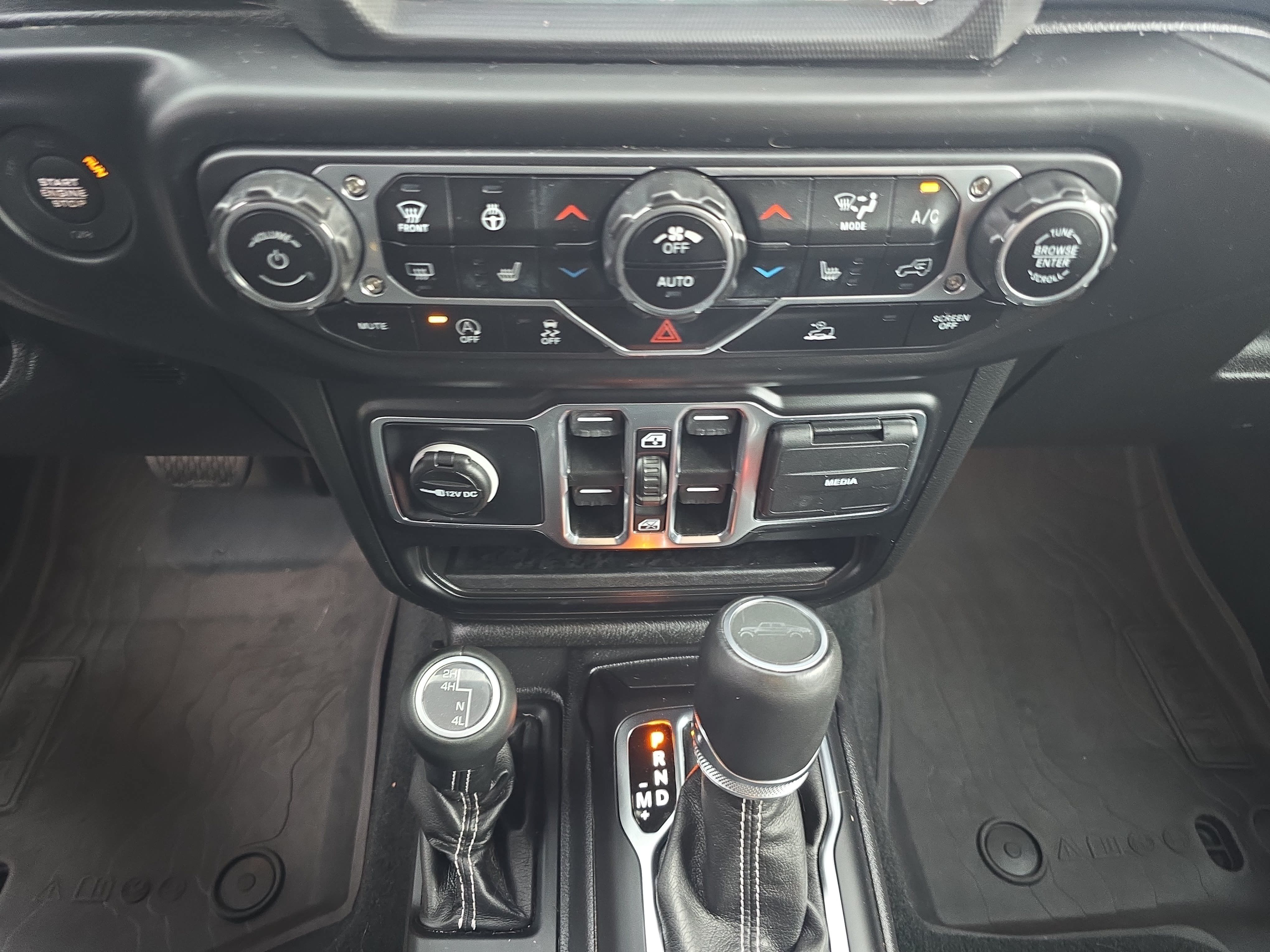 Used 2022 Jeep Gladiator Overland w/ Popular Equipment Package AWD/4WD image 23