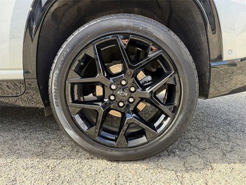 Used 2024 Chevrolet Traverse RS image 18