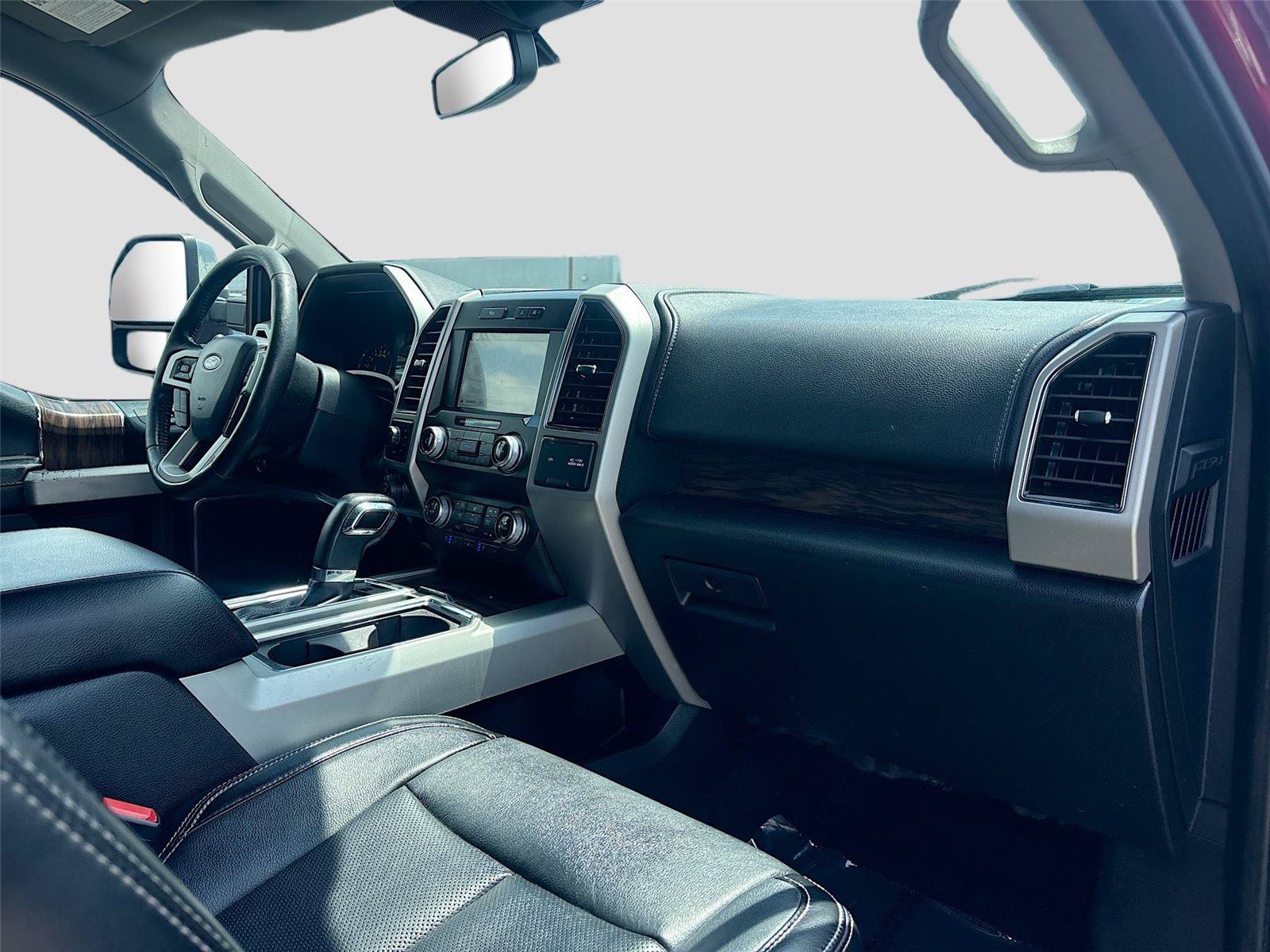 Used 2019 Ford F150 Lariat w/ Equipment Group 502A Luxury AWD/4WD image 30