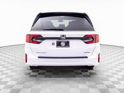 New 2026 Honda Odyssey Touring image 4