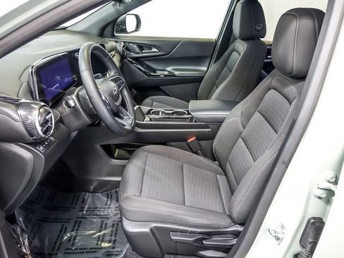 Used 2025 Chevrolet Equinox LT w/ Midnight Edition image 12