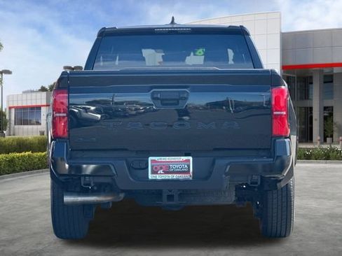 Used 2025 Toyota Tacoma SR5 image 5