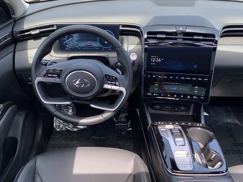 Used 2024 Hyundai Tucson Limited image 11