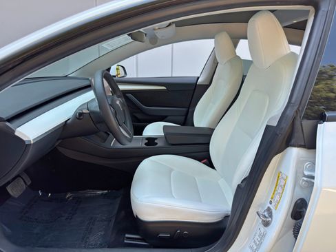 Used 2023 Tesla Model 3 Standard Range RWD image 17