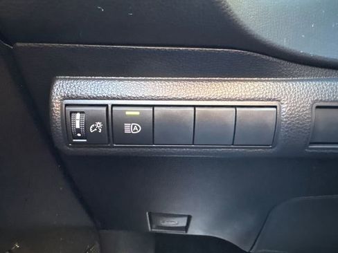 Certified 2024 Toyota Corolla SE image 40