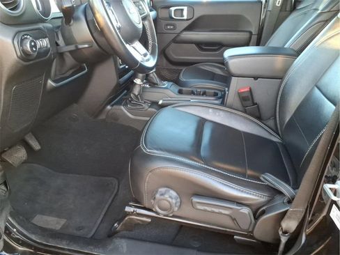 Used 2020 Jeep Gladiator Overland w/ Popular Equipment Package image 17