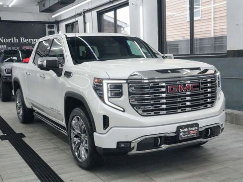 Used 2024 GMC Sierra 1500 Denali w/ Denali Reserve Package AWD/4WD image 3