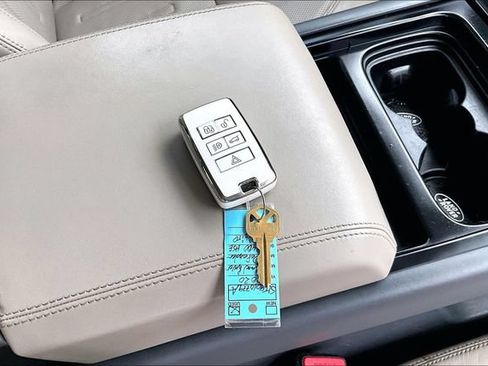Used 2020 Land Rover Defender 110 HSE AWD/4WD image 10