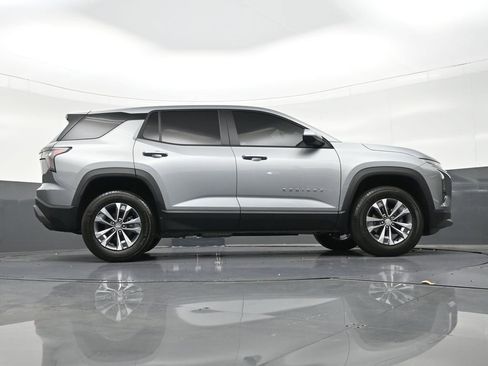 Used 2025 Chevrolet Equinox LT image 32