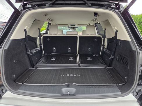 Used 2022 Nissan Pathfinder SL FWD image 14