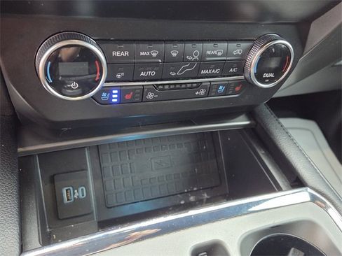 Used 2021 Ford Expedition XLT image 23