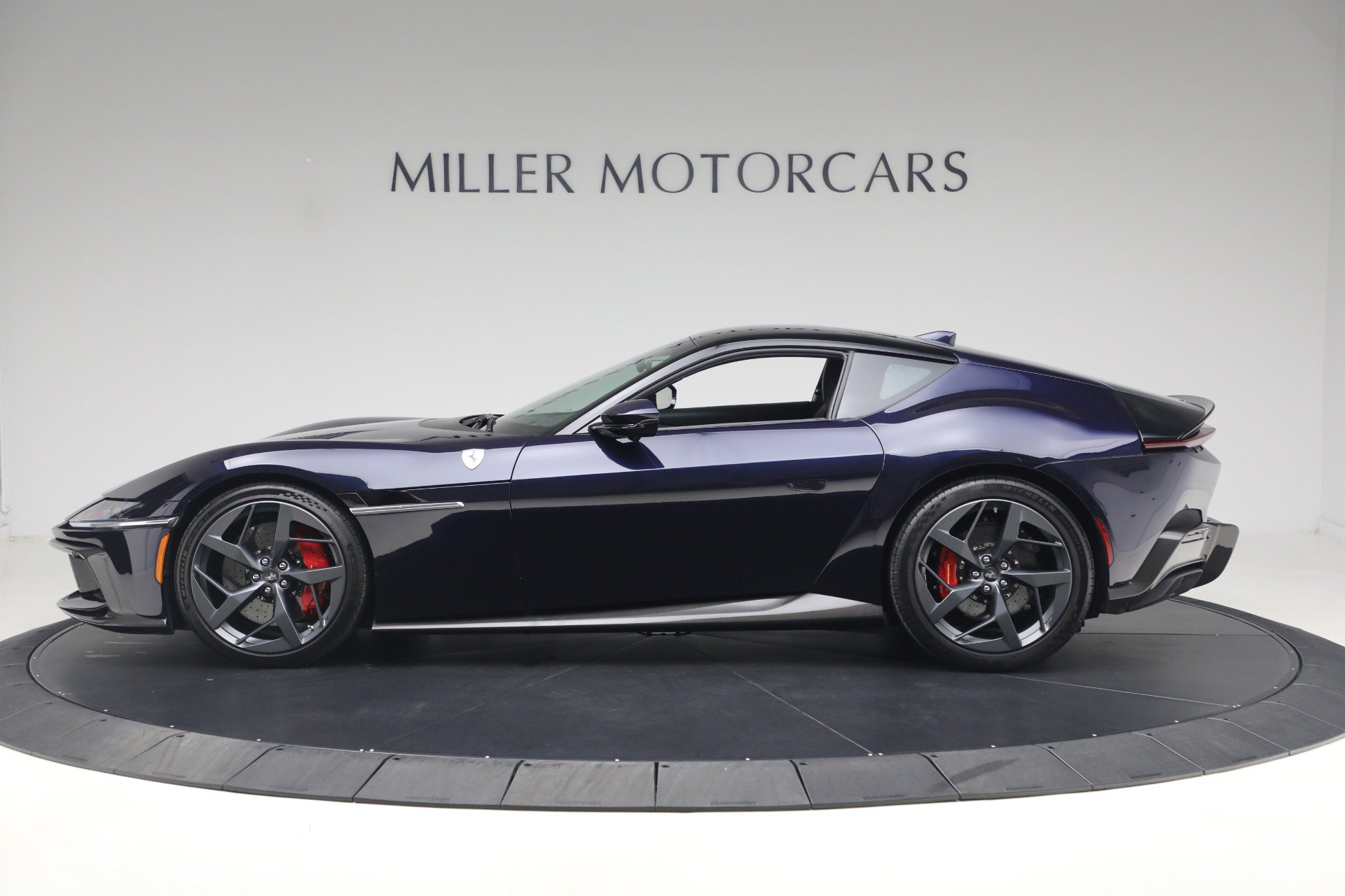 Used 2025 Ferrari 12Cilindri RWD image 3