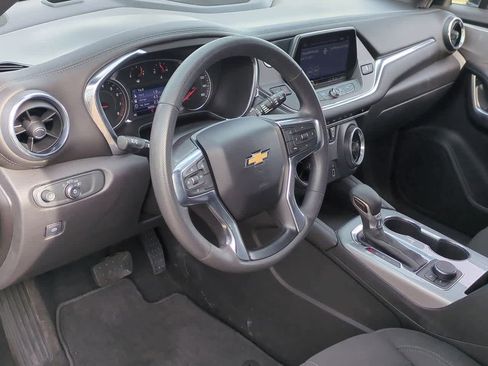 Used 2022 Chevrolet Blazer LT image 2