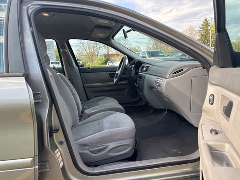 Used 2004 Ford Taurus SE image 11