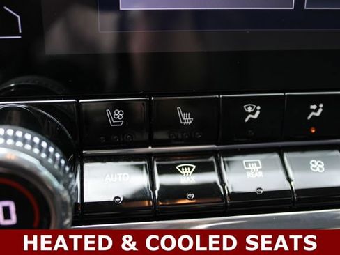 Used 2025 GMC Canyon Denali AWD/4WD image 6