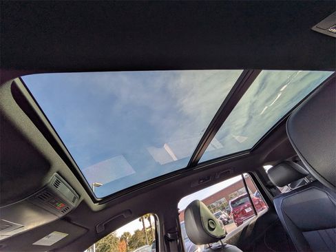 Used 2024 Volkswagen Tiguan SE R-Line image 22