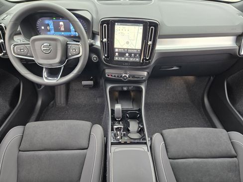 New 2026 Volvo XC40 B5 Ultra w/ Protection Package Premier AWD/4WD image 22