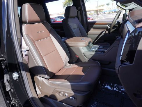 New 2026 GMC Sierra 2500 Denali w/ Max Trailering Package image 13