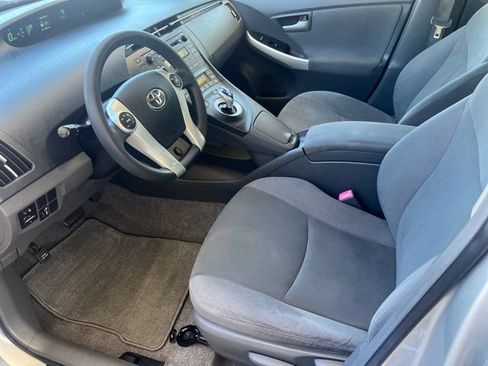 Used 2011 Toyota Prius Two w/ Preferred Accessory Pkg FWD image 6