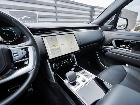 Used 2023 Land Rover Range Rover Long Wheelbase SE image 64