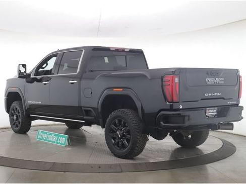 Used 2025 GMC Sierra 2500 Denali Ultimate AWD/4WD image 8