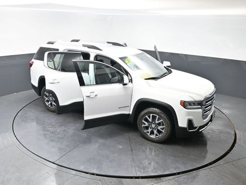 Used 2023 GMC Acadia SLT image 55