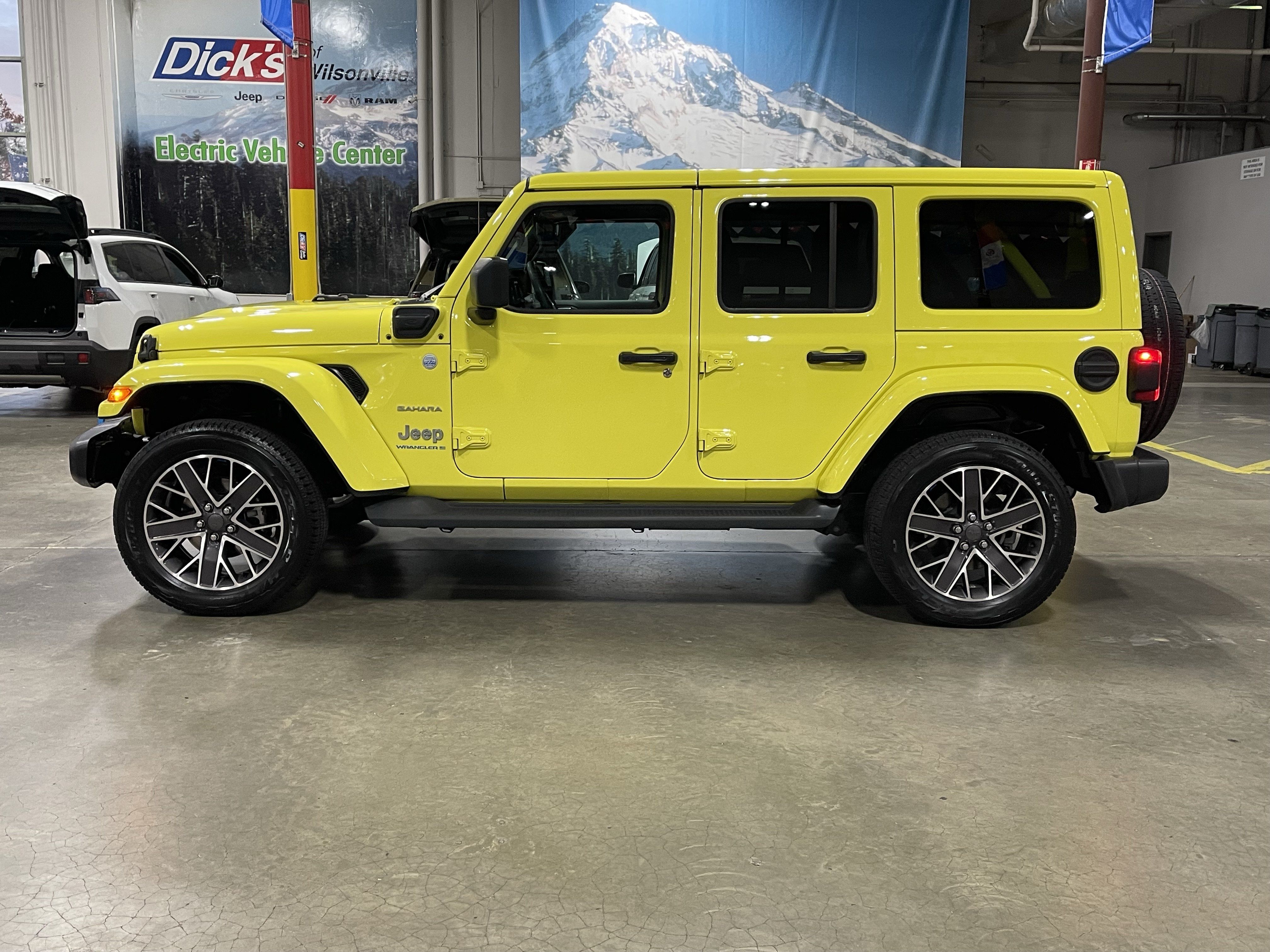 Certified 2023 Jeep Wrangler Unlimited Sahara w/ Cold Weather Group AWD/4WD image 2