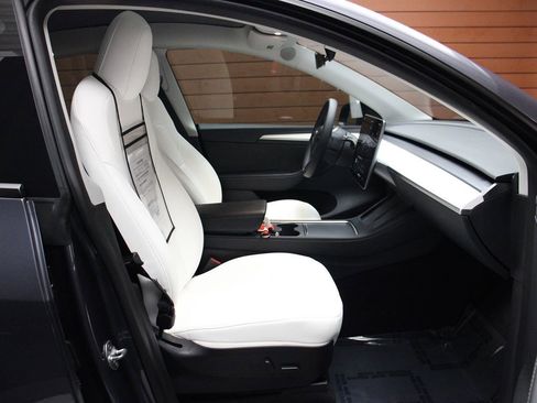 Used 2023 Tesla Model Y Long Range image 10