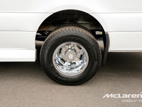 Used 2023 Mercedes-Benz Sprinter 3500 image 42