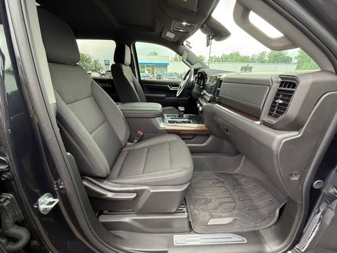 Used 2025 GMC Sierra 1500 Elevation image 40