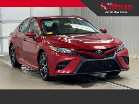 Used 2020 Toyota Camry SE w/ Convenience Package image 1