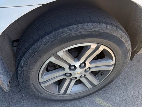 Used 2016 Chevrolet Traverse LT FWD image 13