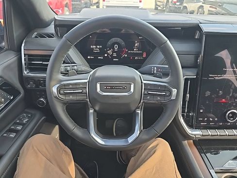Used 2026 GMC Yukon Denali w/ Sun & Power Step Package AWD/4WD image 25