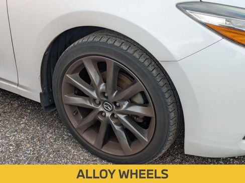 Used 2018 MAZDA MAZDA3 Touring image 6