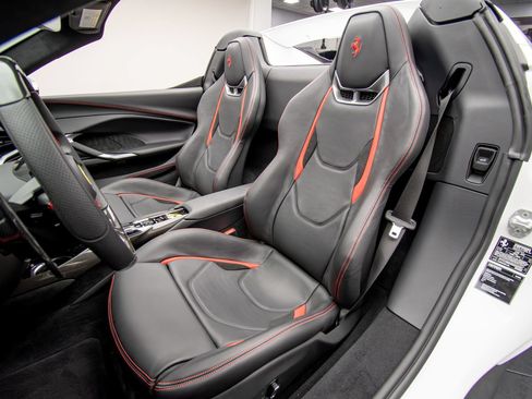 Used 2025 Ferrari 296 GTS RWD image 20