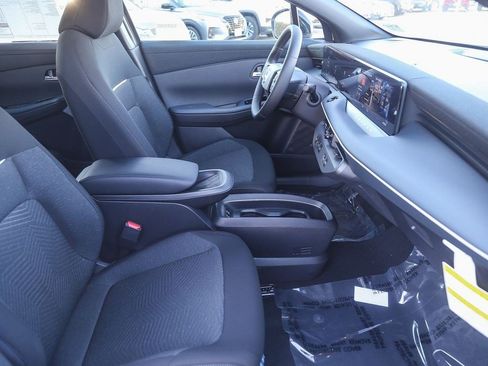 New 2026 Nissan Leaf FWD image 18