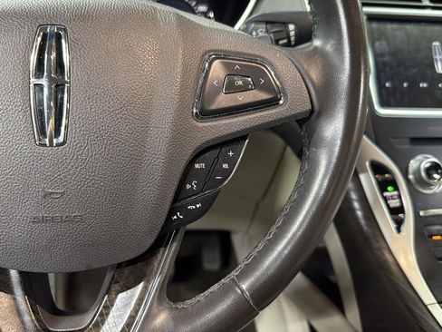 Used 2017 Lincoln MKX Select w/ Select Plus Package image 16