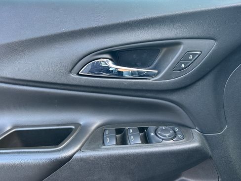 Used 2023 Chevrolet Equinox LT image 11