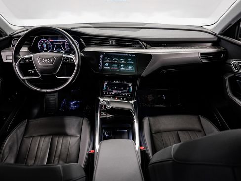 Used 2021 Audi e-tron Premium Plus w/ Premium Plus Package AWD/4WD image 18