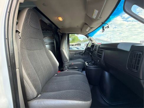 Used 2022 Chevrolet Express 2500 w/ Driver Convenience Package RWD image 10