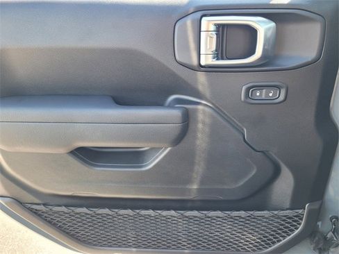 Used 2026 Jeep Wrangler Sport image 21