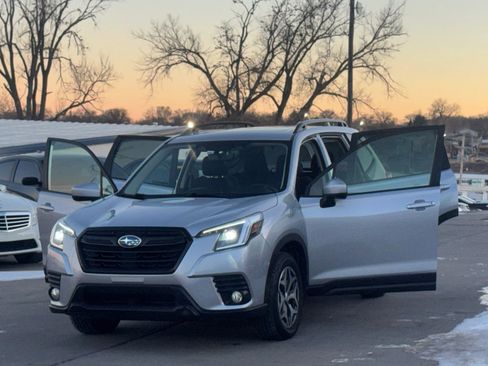 Used 2022 Subaru Forester Premium w/ Popular Package #1 image 18