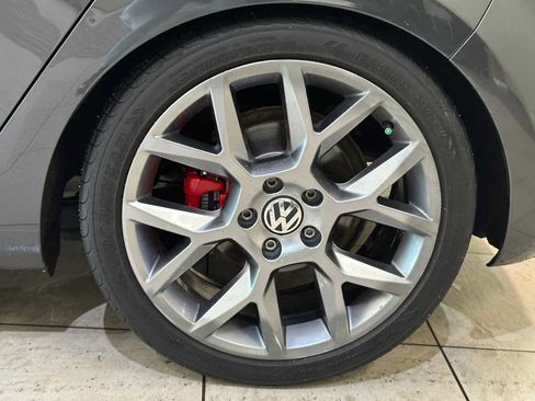 Used 2013 Volkswagen GTI w/ Convenience Package image 9