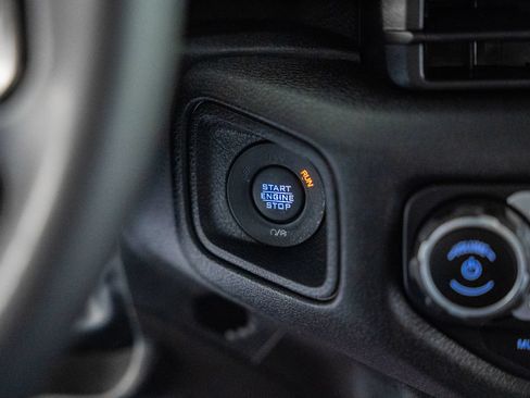 Used 2024 Jeep Wrangler Unlimited AWD/4WD image 26