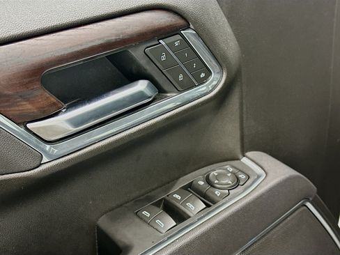 Used 2025 GMC Sierra 1500 SLT AWD/4WD image 15