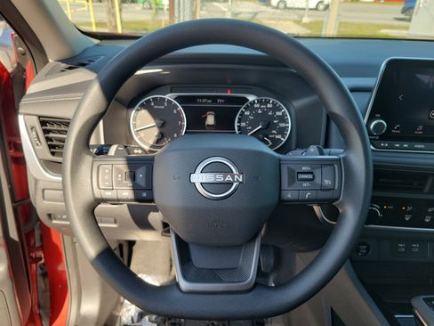 Certified 2025 Nissan Rogue S image 30