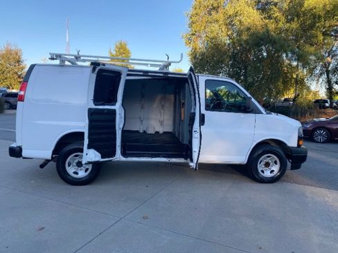 Used 2018 Chevrolet Express 2500 Work Van w/ Driver Convenience Package image 9