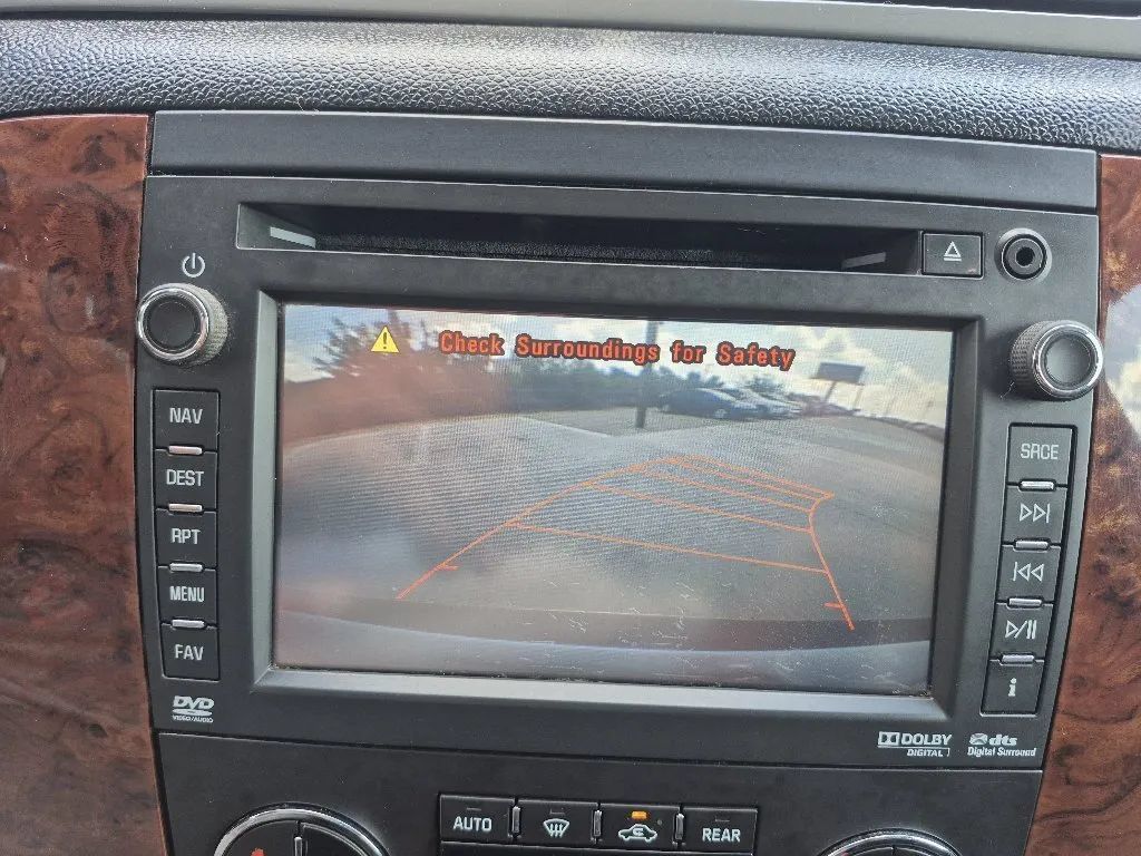 Used 2012 Chevrolet Tahoe LTZ RWD image 30