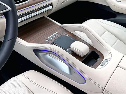 Used 2025 Mercedes-Benz GLE 450e 4MATIC image 17